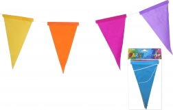 Ghirlandă din hârtie cu stegulețe