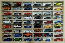 Raft din lemn pentru mașinuțe cu 54 compartimente