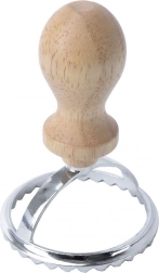 Decupator rotund pentru ravioli și piroști cu mâner din lemn