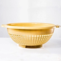 Strecurătoare din plastic cu mânere – produs polonez