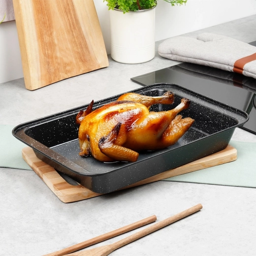 Margini înalte pentru volum mai mare și cuptor curat