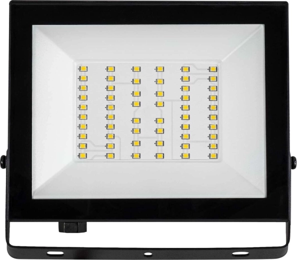 Unghi larg de 120° pentru iluminare uniformă