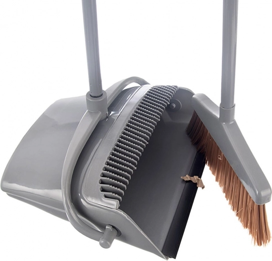 Pieptene integrat pentru peri curați