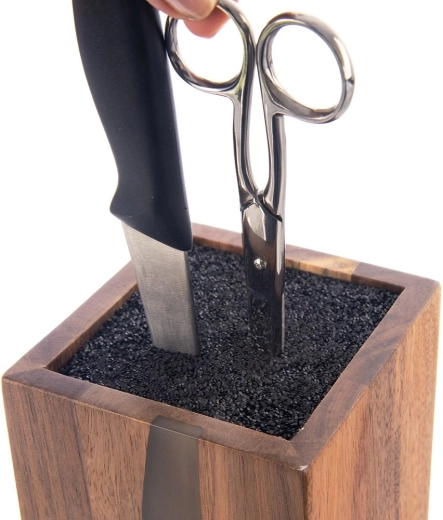 Inserție universală pentru cuțite de toate dimensiunile