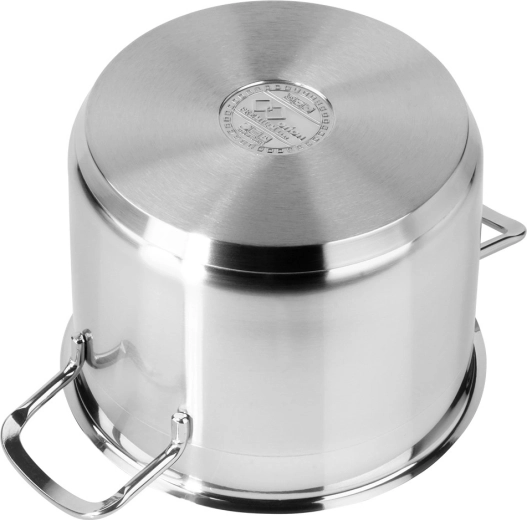 Utilizare versatilă pe toate tipurile de plite, inclusiv inducție