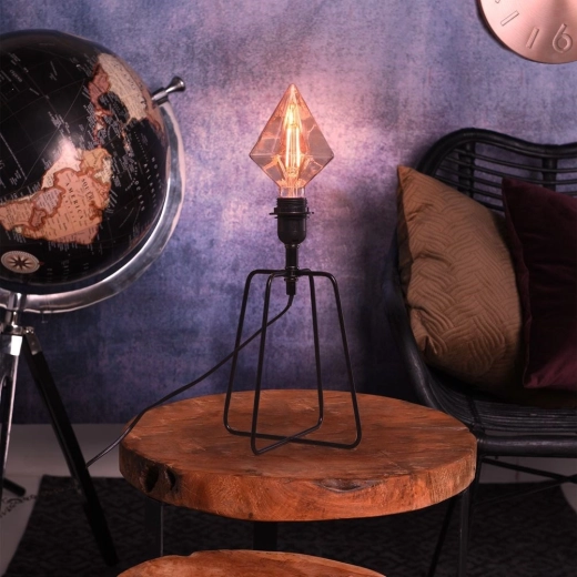 Ideală pentru becuri decorative