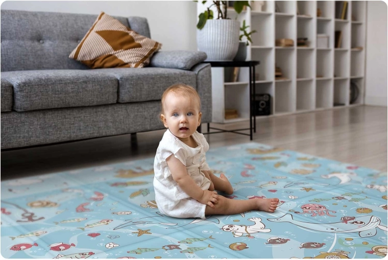 Joacă sigură și confortabilă datorită spumei XPE de 1 cm