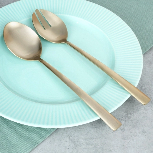 Execuție elegantă aurie cu efect satinat