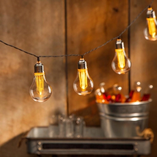 Rezistență IP44 și două moduri de iluminare