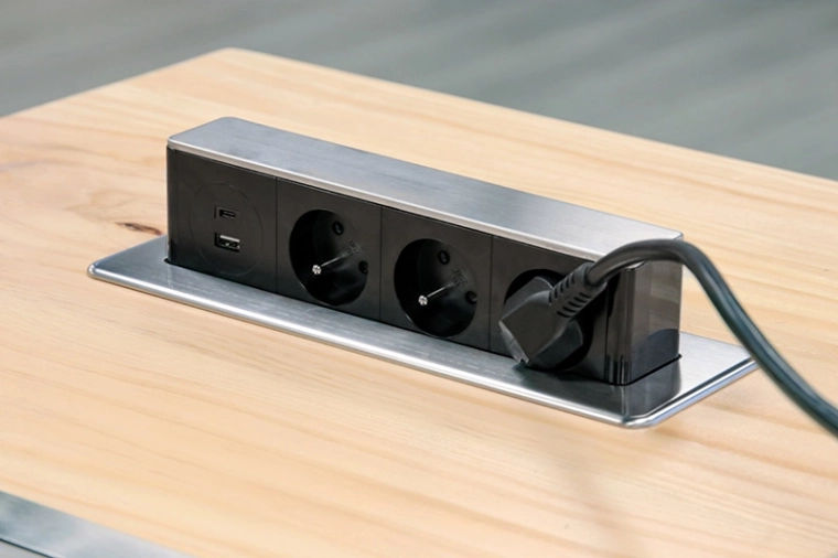 3× 230 V cu protecție pentru copii (până la 3680 W)