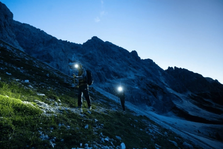 Fascicul puternic și versatil până la 450 lm