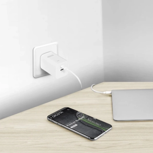 Încărcare rapidă până la 45 W cu Power Delivery 3.0