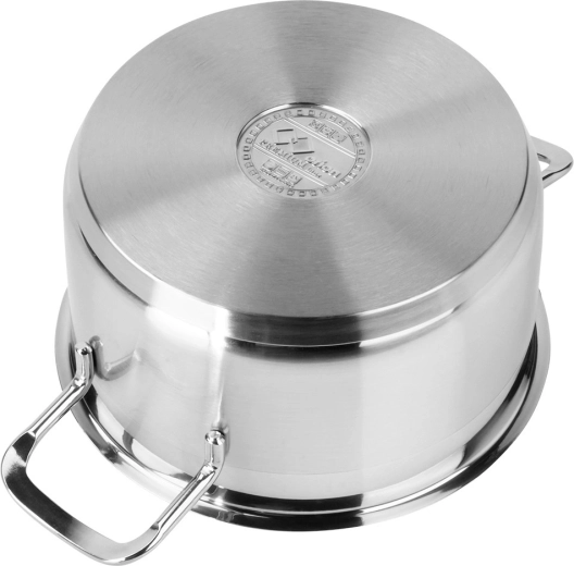 Potrivită pentru toate tipurile de plite, inclusiv inducție