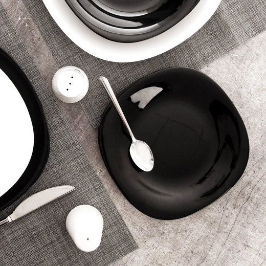 Ideală pentru servirea deserturilor și gustărilor