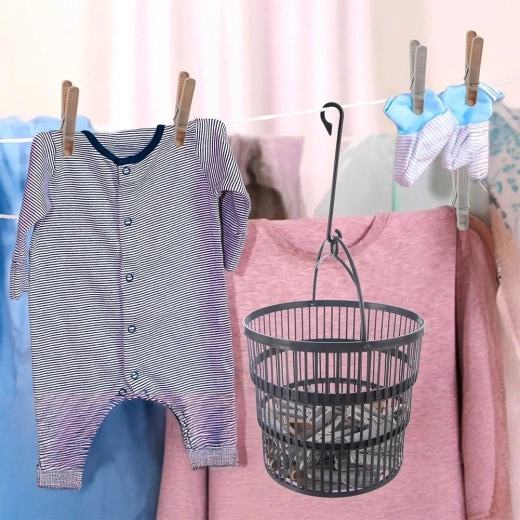 Coș suspendat pliabil mereu la îndemână