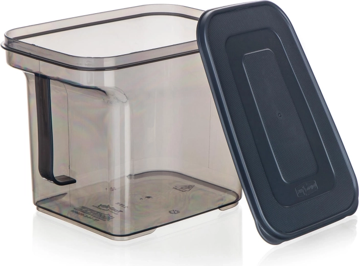 Pereți transparenți pentru o privire rapidă