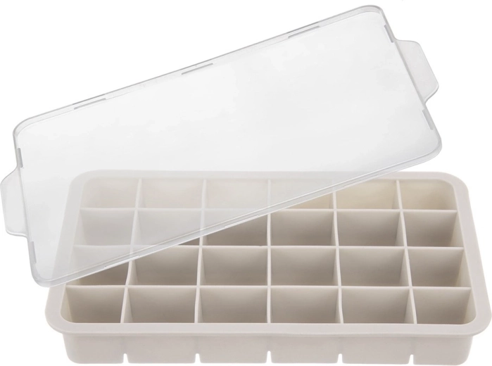 Până la 24 de cuburi de gheață regulate