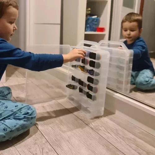 46 de compartimente pentru depozitare organizată