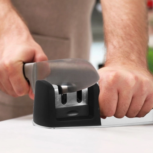 Lucru sigur și stabil pe blatul din bucătărie