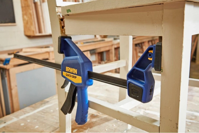 QUICK-CHANGE: din clemă în desfăcător în câteva clipe