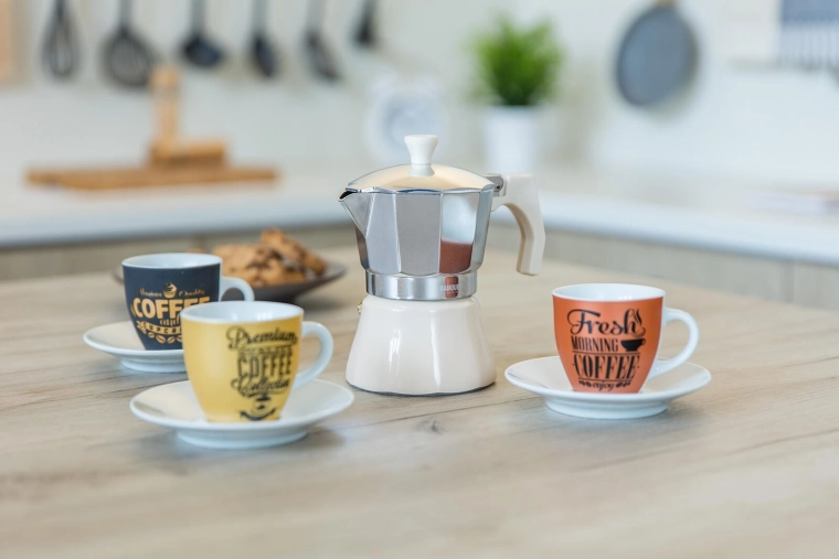Cafea puternică și aromată ca în Italia