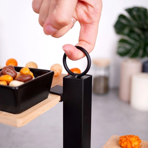 Construcție metalică stabilă cu mâner practic