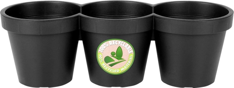 Trei ghivece într-un ansamblu compact