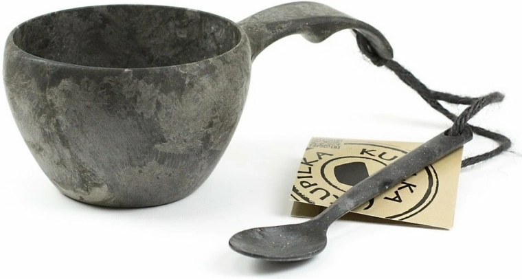 Kupilka 21 cană clasică neagră cu linguriță