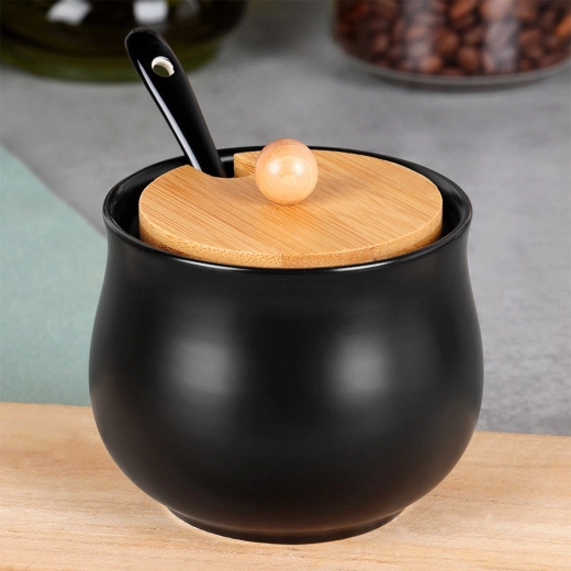 Linguriță practică cu decupaj în capac