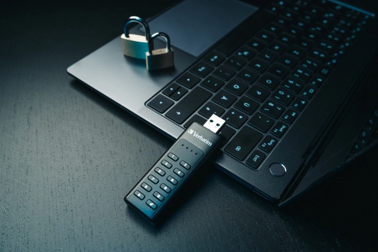 Protecție împotriva ghicirii codului și USB 3.2 Gen 1 rapid