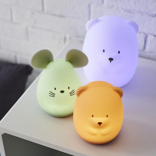 Până la 12 ore de lumină și încărcare prin micro USB