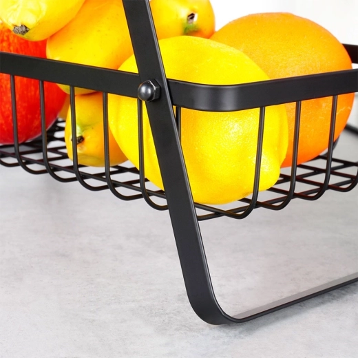 Metal rezistent cu structură aerisită din sârmă