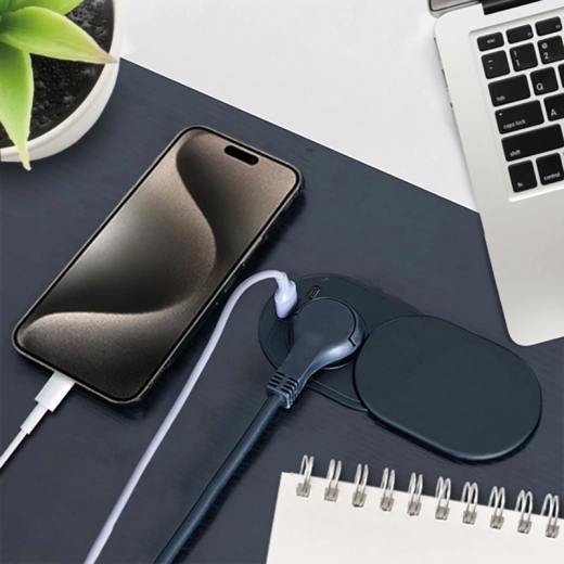 Instalare practică în mobilier și cablu lung