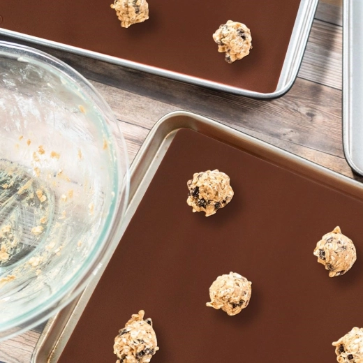 Utilizare versatilă, de la coacere la congelare