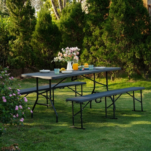 Pregătită pentru festinuri în aer liber