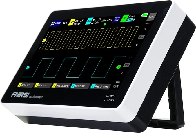 Ecran TFT tactil mare de 7"