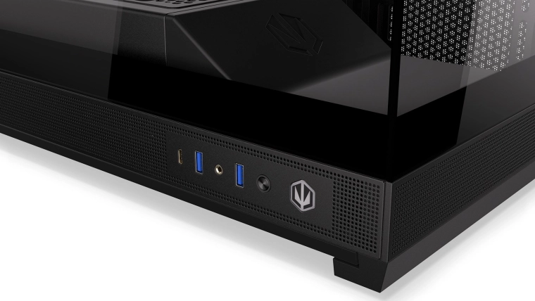 Panou I/O lateral mereu la îndemână