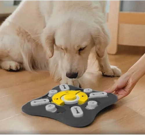 Centru rotativ 360° și mai multe compartimente pentru distracție mai lungă