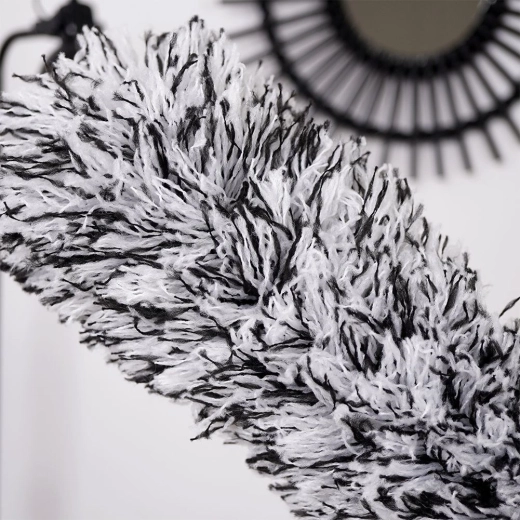 Microfibra antistatică reține praful de la prima trecere