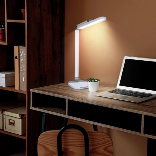 Lumină personalizabilă pentru lucru și relaxare
