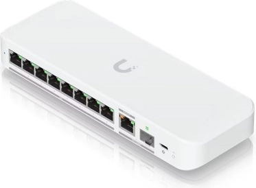 Uplink 10Gb (RJ45/SFP+) pentru backbone-ul rețelei