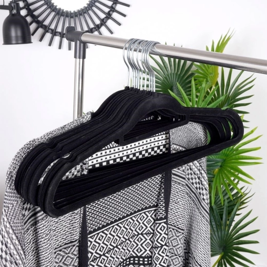 Cârlig metalic rotativ pentru agățare ușoară