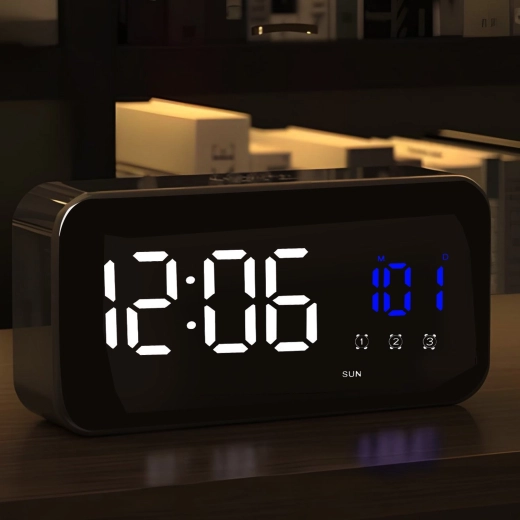 3 niveluri de luminozitate + mod economic la funcționarea pe baterii