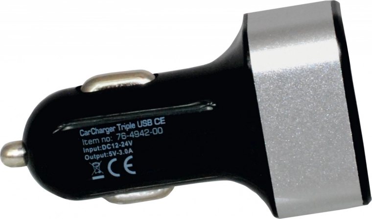Trei porturi USB pentru încărcare simultană