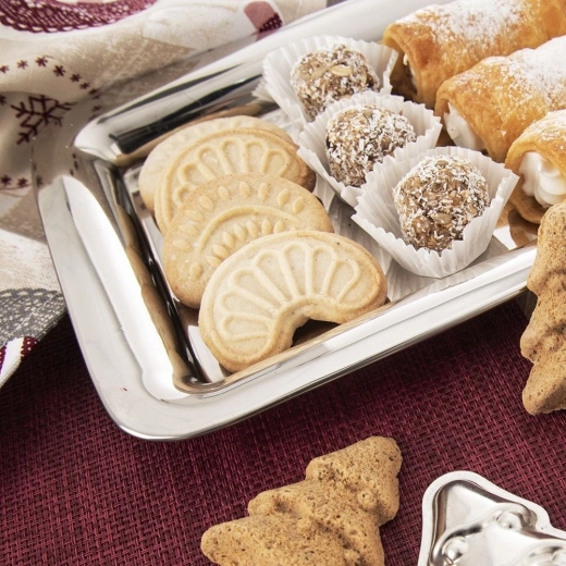 Ideală pentru servirea deserturilor și snack-urilor