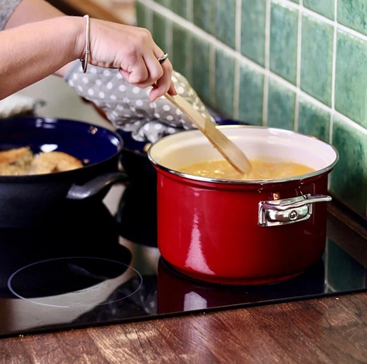 Utilizare versatilă pe toate tipurile de plite