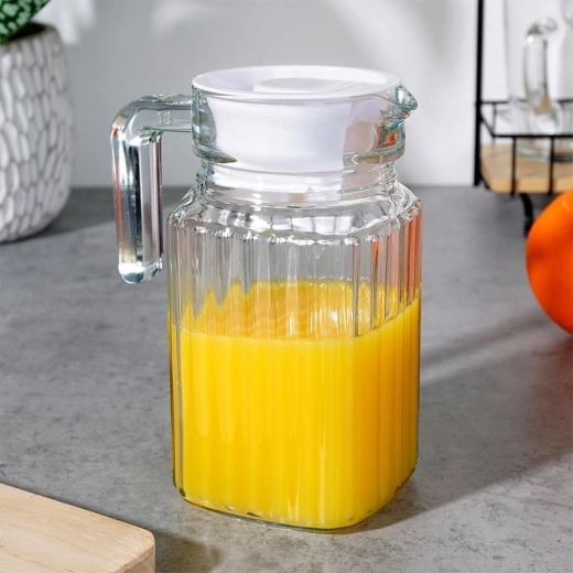 Sticlă transparentă, rezistentă, cu striații