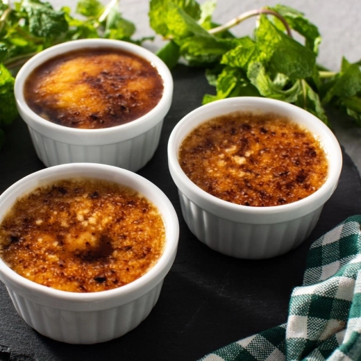 Porțelan elegant cu striații