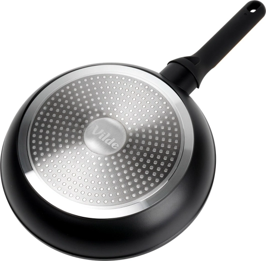 Compatibilă cu toate tipurile de plite, inclusiv inducție