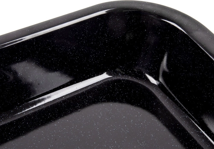 Margini înalte pentru coacere suculentă